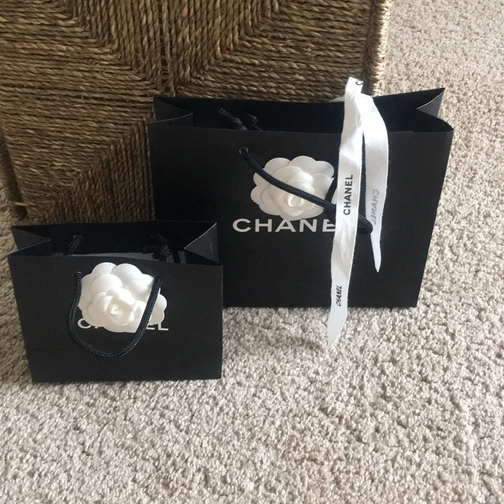 Chanel paper bags set